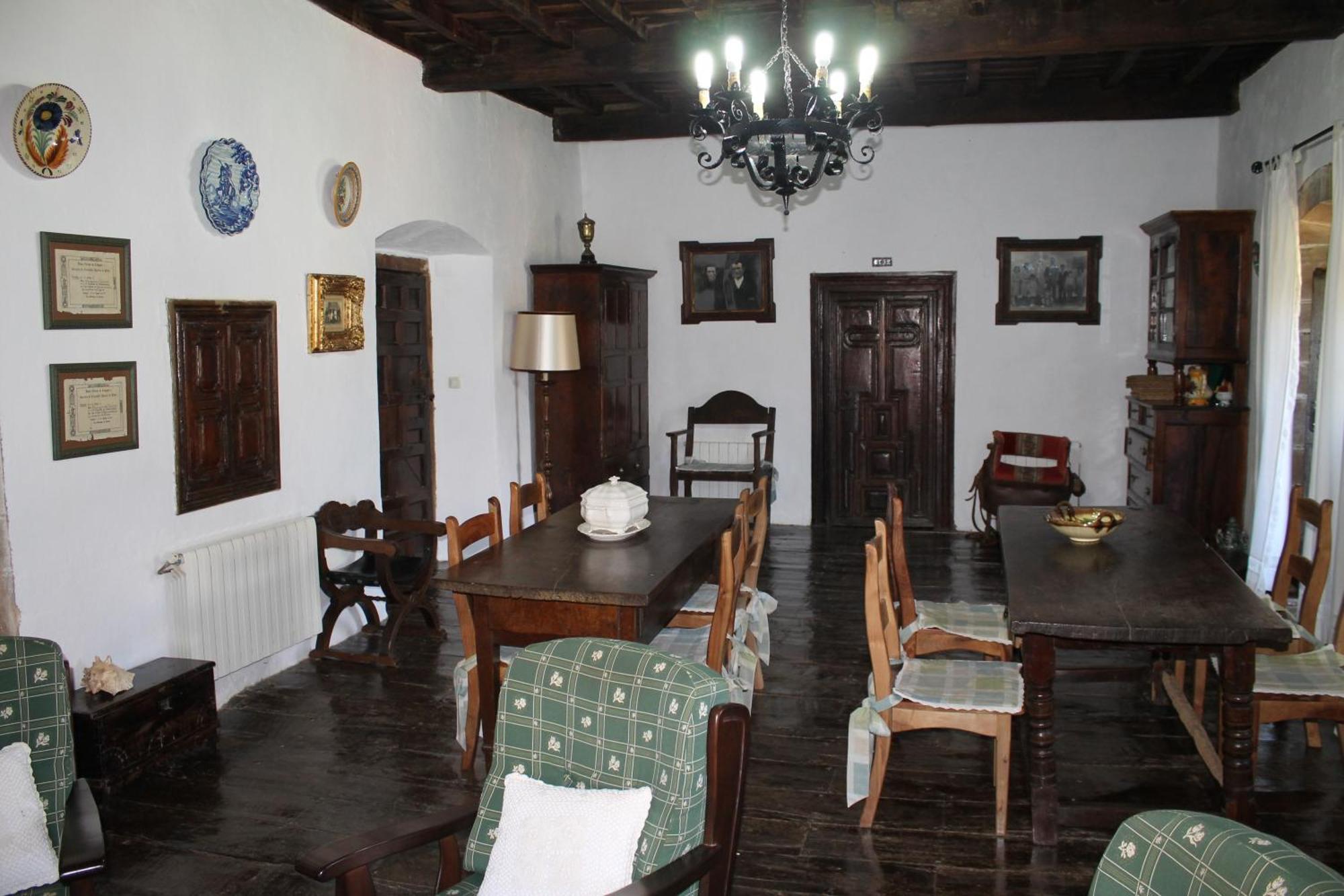 Casona De Trevino Guest House Cosgaya Exterior photo