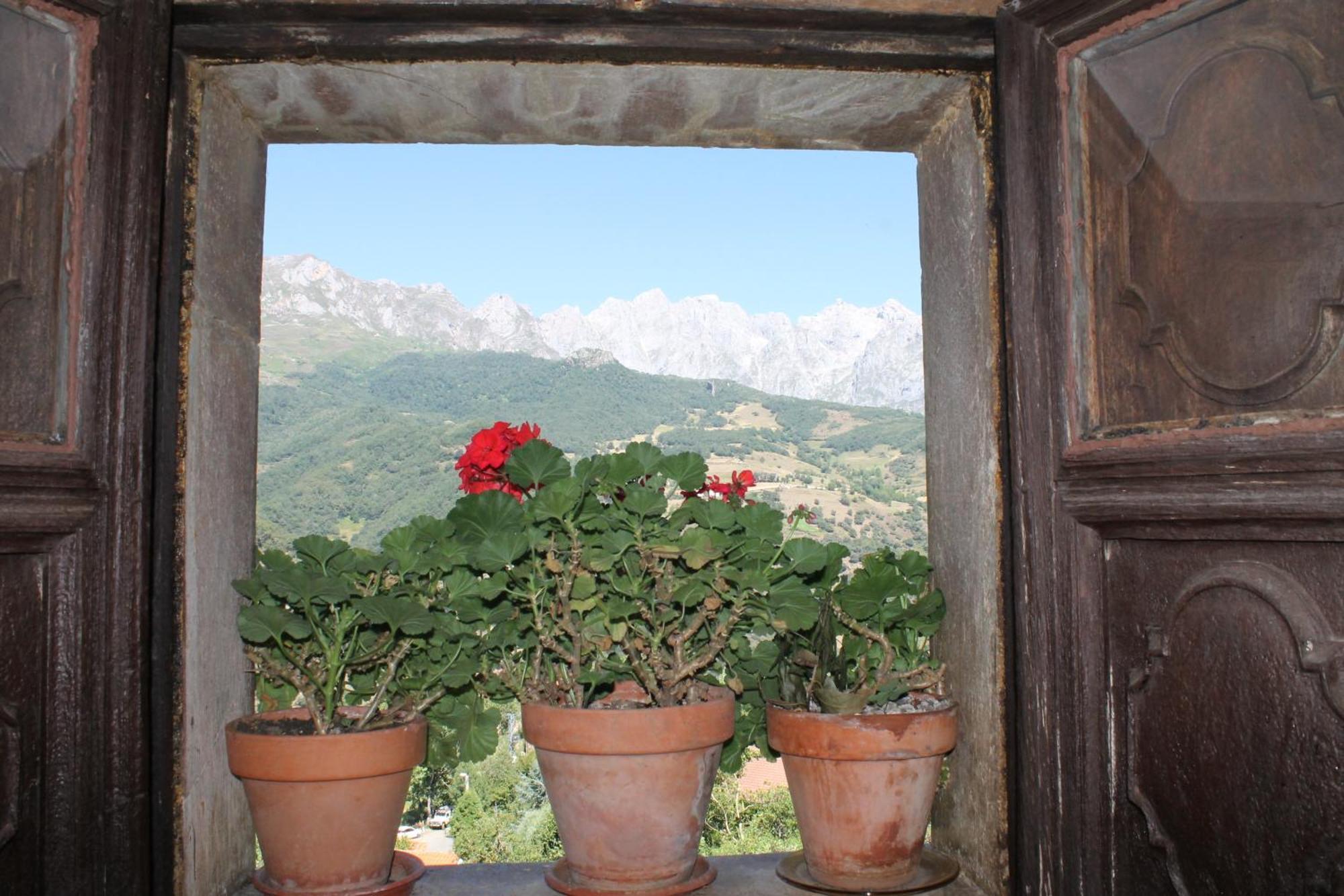 Casona De Trevino Guest House Cosgaya Exterior photo